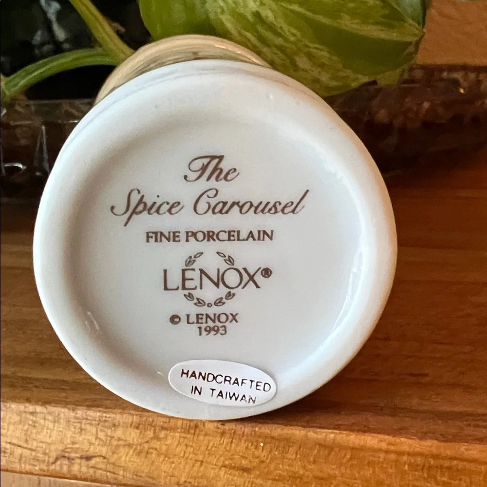 Lenox‎ Porcelain Carousel Horse Rosemary Spice Jar with Gold Trim Without Lid